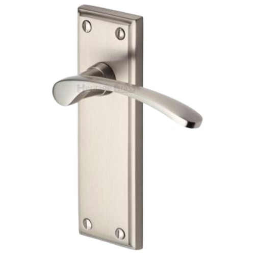 HILTON LEVER HANDLE ON BACKPLATE